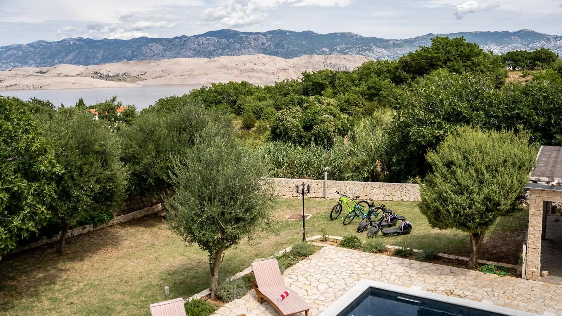 Holiday home Villa Pag Dubrava Relax With Pool Bosana