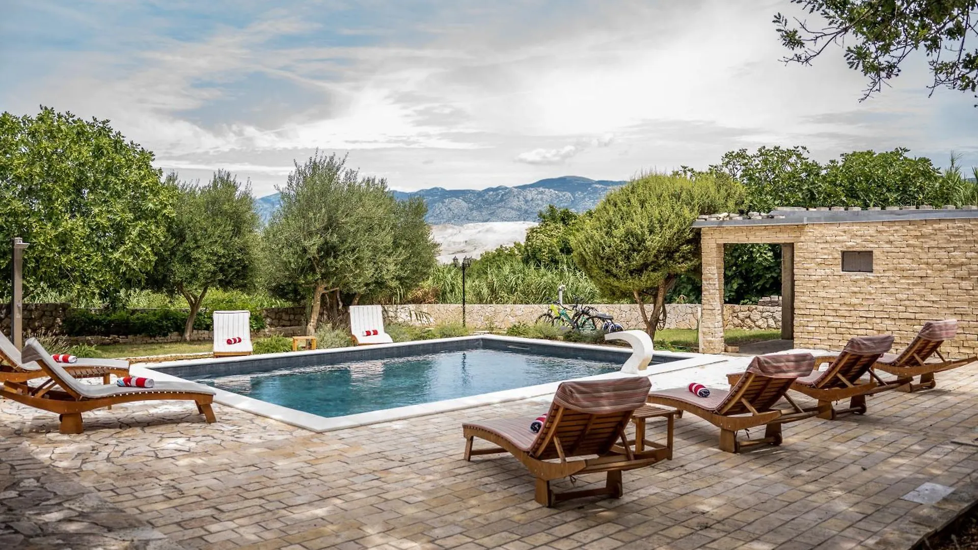 Holiday home Villa Pag Dubrava Relax With Pool Bosana
